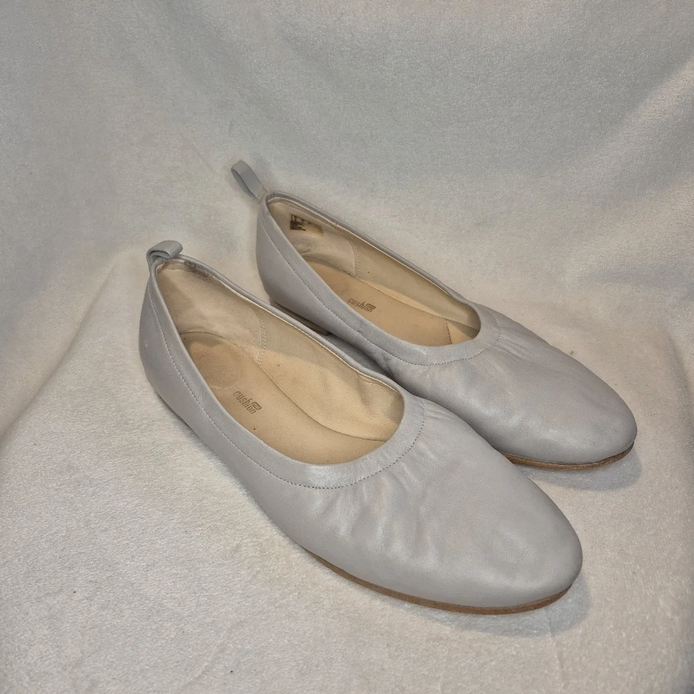 Clarks Grace Mia Ballet Flat - SIZE 8.5 Grey Leather Minimalist